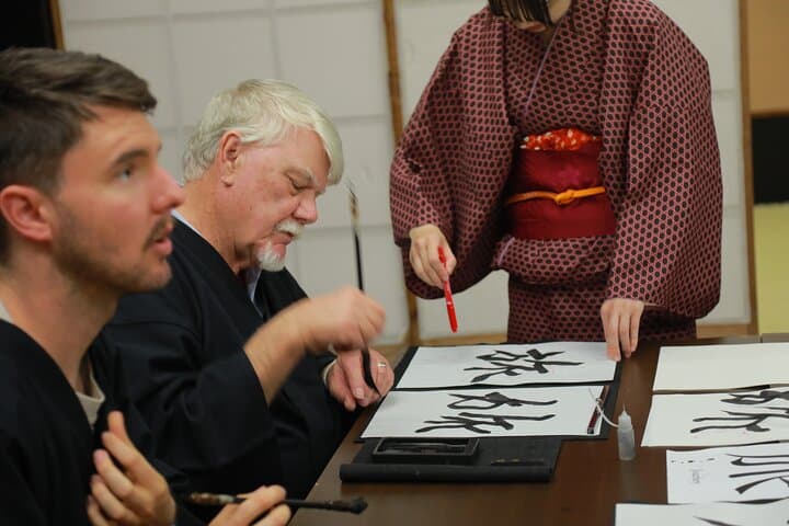 Learning the Zen of Japanese Calligraphy in a kimono | Osaka