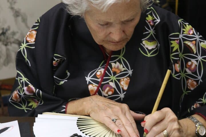 Learning the Zen of Japanese Calligraphy in a kimono | Osaka