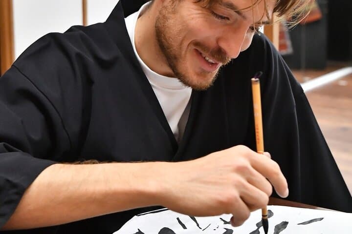 Learning the Zen of Japanese Calligraphy in a kimono | Osaka
