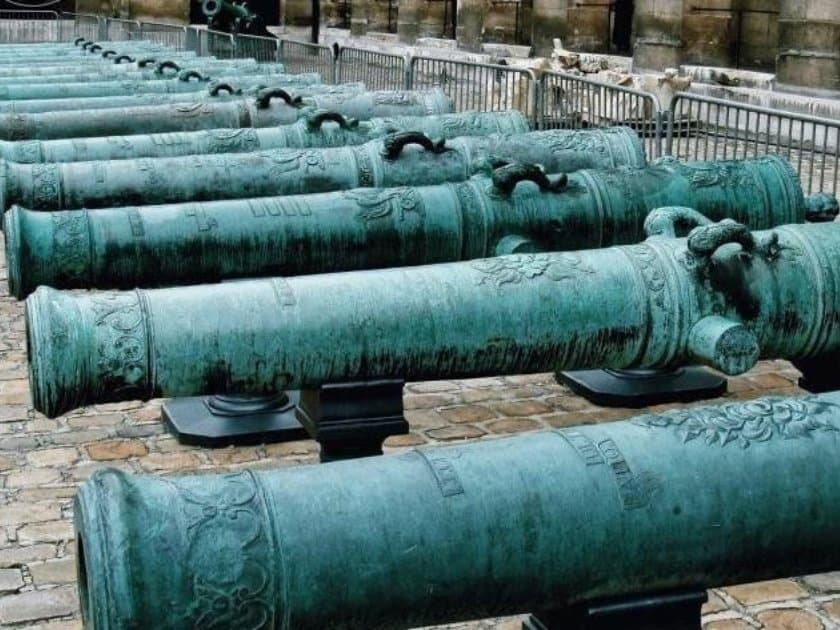 Semi-Private Les Invalides Dome (w/ Tomb of Napoleon) Guided Tour