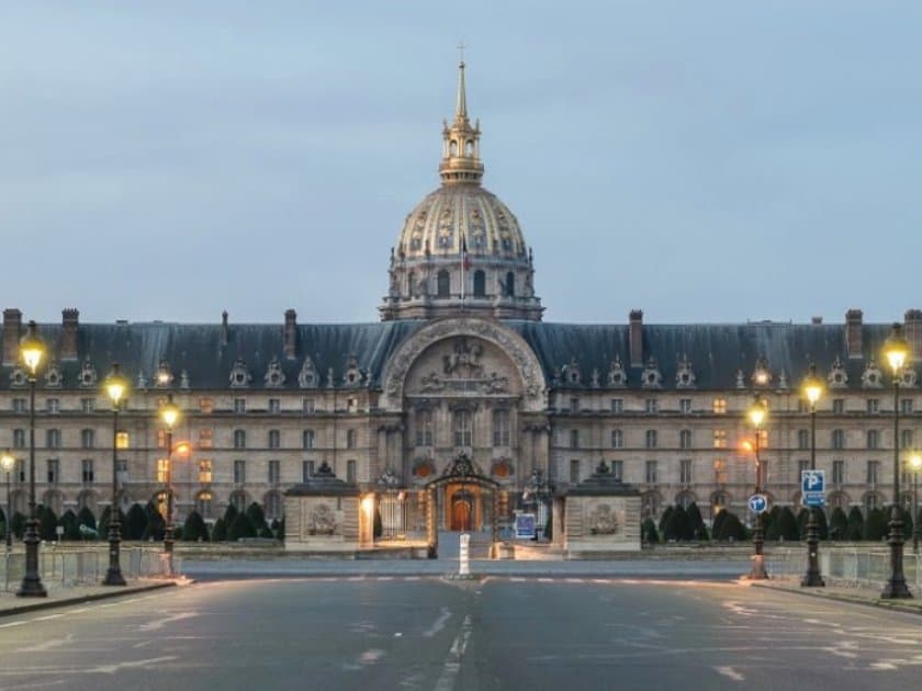 Semi-Private Les Invalides Dome (w/ Tomb of Napoleon) Guided Tour