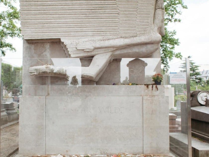 semi-private Pere Lachaise Cemetery Guided Walking Tour