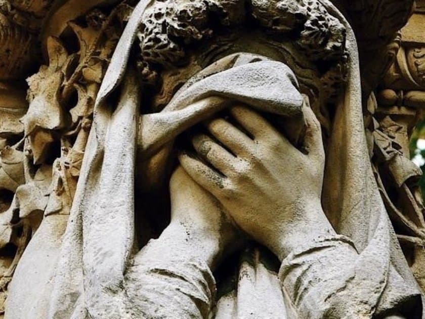 semi-private Pere Lachaise Cemetery Guided Walking Tour