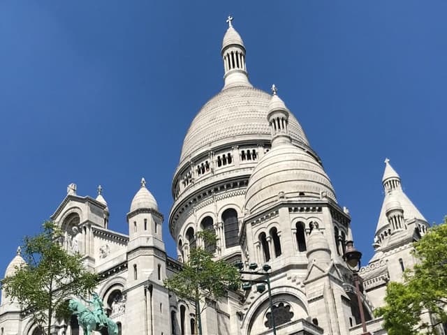 Semi-private Montmartre Guided Walking Tour