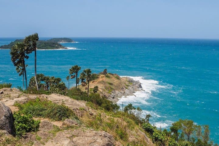 Full Day Real Phuket No-shopping Sightseeing Tour with Cocktail