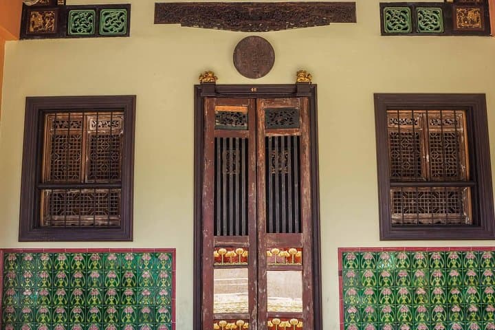 Full Day Real Phuket No-shopping Sightseeing Tour with Cocktail