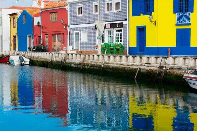 Aveiro Half-Day Tour from Porto Including Moliceiro River Cruise