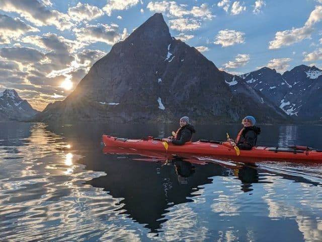 Midnight Sun kayak at Reinefjord | Lofoten