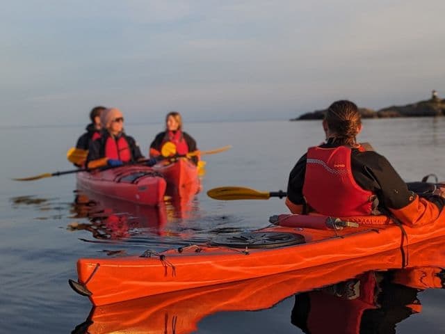 Midnight Sun kayak at Reinefjord | Lofoten