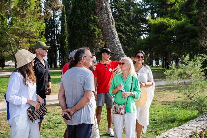 Split Tour in Private Electric Rickshaw