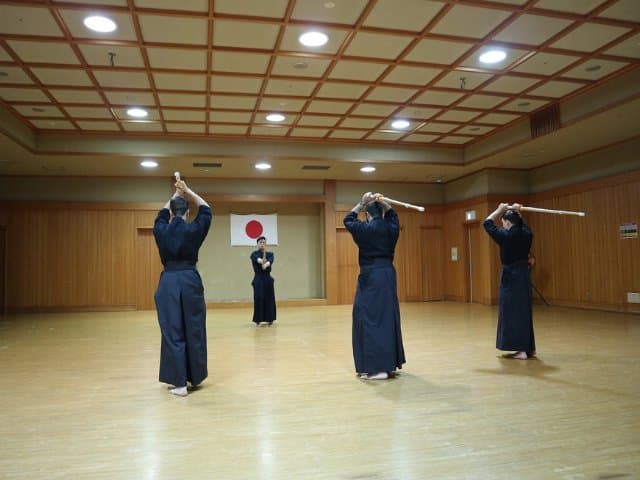 Tokyo: Authentic Samurai Experience | Kendo Lesson & Free Photos