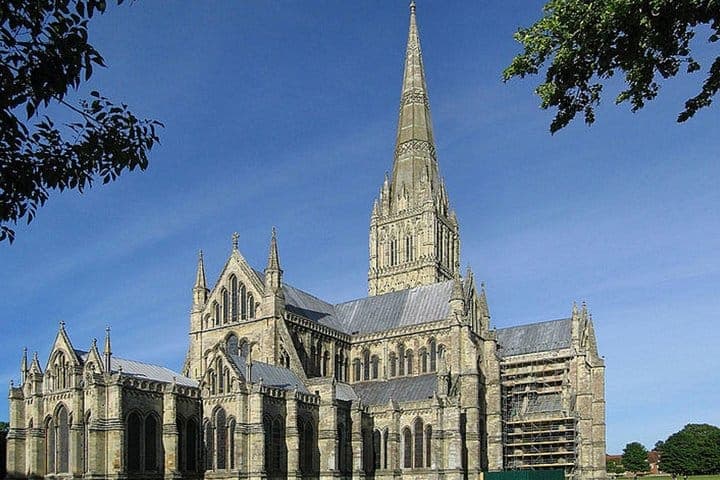 New Forest & Salisbury Day Tour from Southampton
