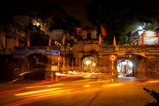 Hanoi by Night photography tour