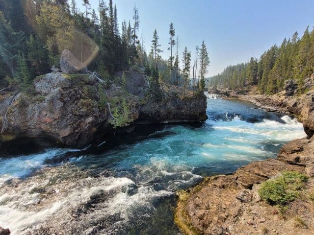 Full-Day Guided Yellowstone Day Tour
