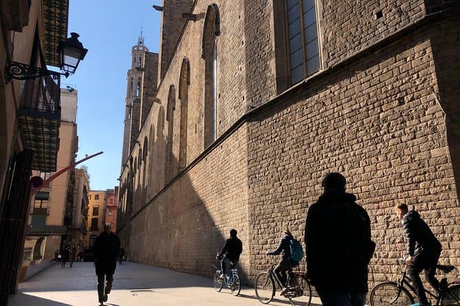 Barcelona City Bike Tour | Highlights and Hidden Gems