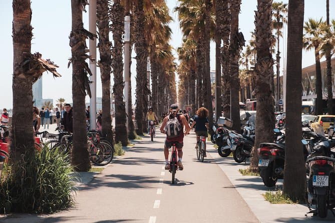 Barcelona City Bike Tour | Highlights and Hidden Gems