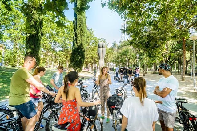 Tapas, Wine, and Culture: A eBike Ride Through Barcelona’s Heart