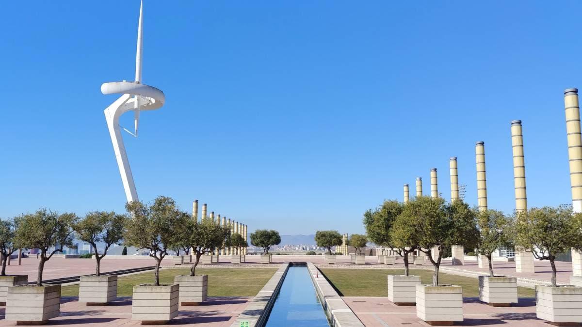 Best of Barcelona: Sagrada Familia, Park Guell, Montjuic & Gothic