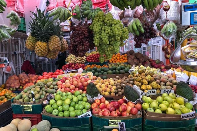 Bogotá Farmers Market Private Tour: Fruit & Treats Tasting