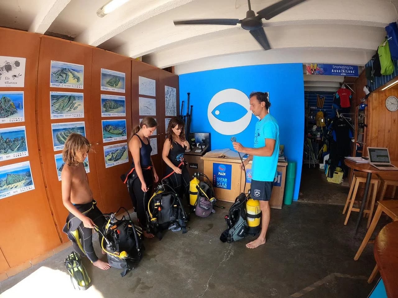 PADI Open Water Diver - First diving brevet | Girona, Spain