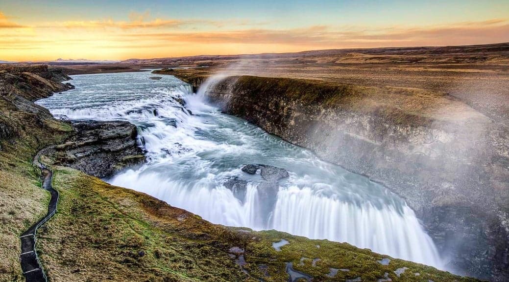 Golden Circle, Blue Lagoon & Northern Lights Small-Group Tour