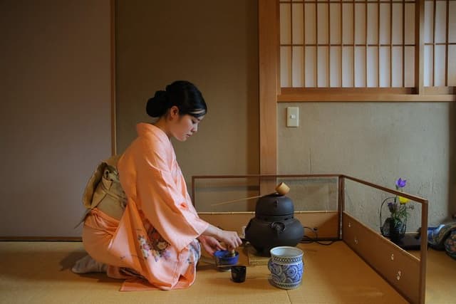 Flower Teahouse - Shared Tea Ceremony Experience in Kyoto