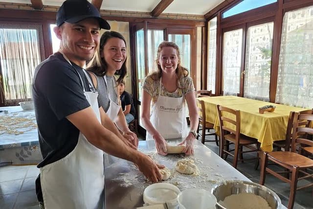 Amalfi Coast Cooking Class: Pasta, Mozzarella & Tiramisu with Wine