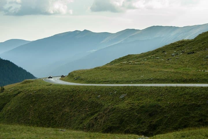 Private Transfagarasan road and Poienari Fortress tour