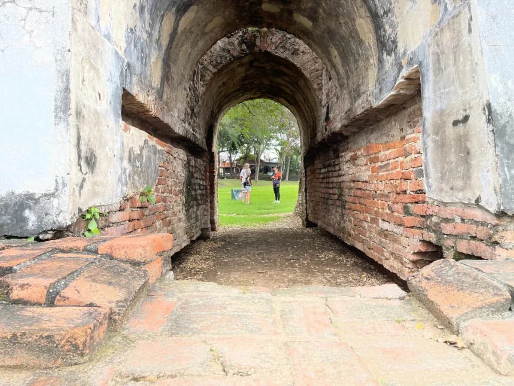Ayutthaya City Culture - bike ride through the historical park