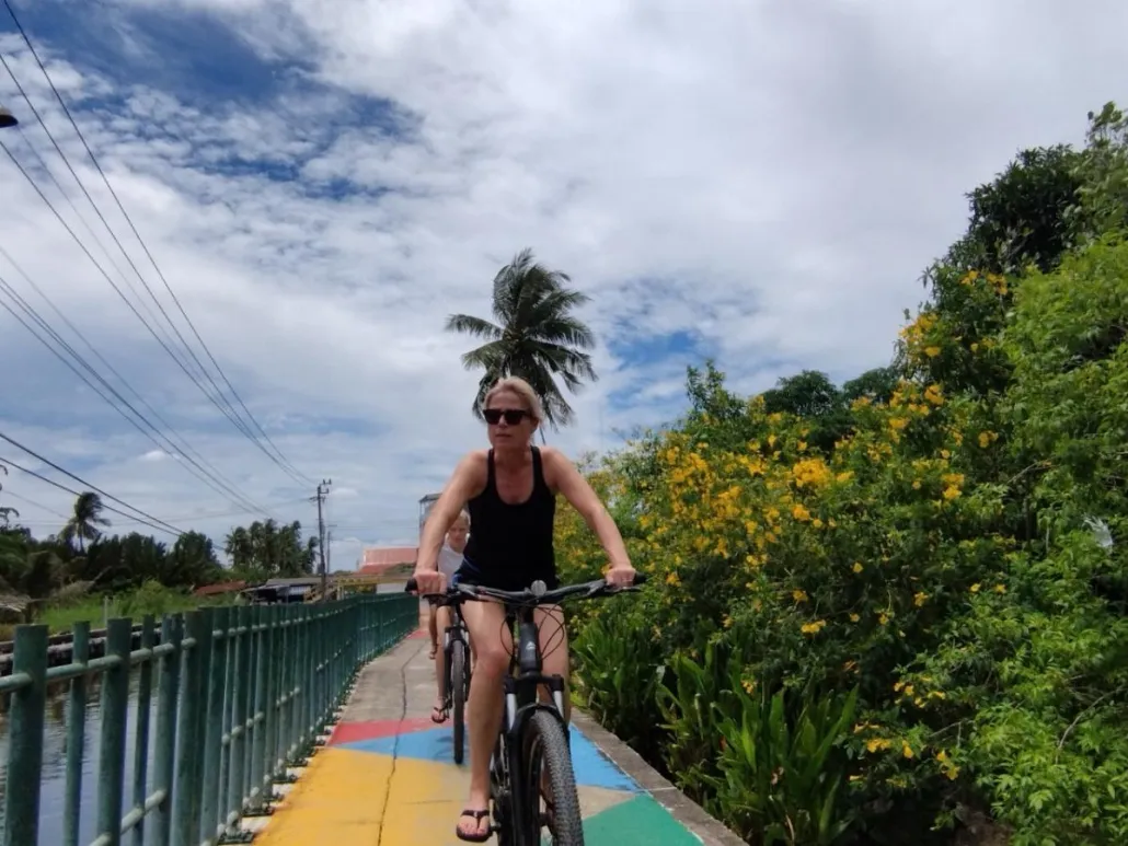 Bangkok Paradise tour - a full-day boats, bikes and unseen Bangkok