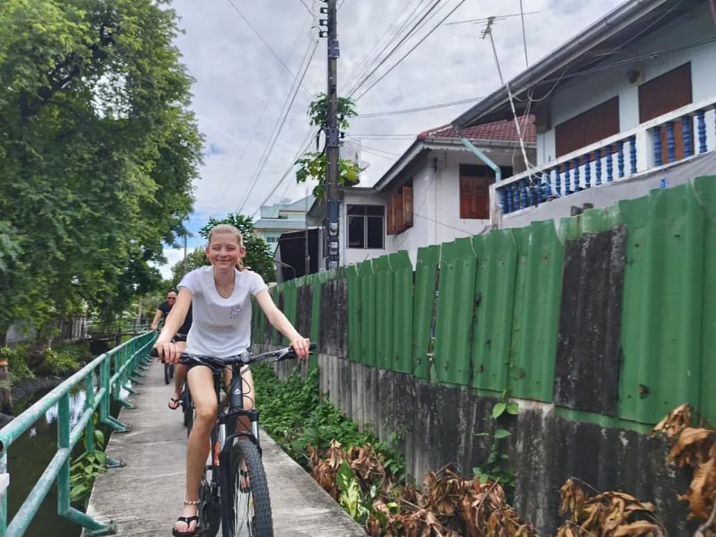 Bangkok Paradise tour - a full-day boats, bikes and unseen Bangkok