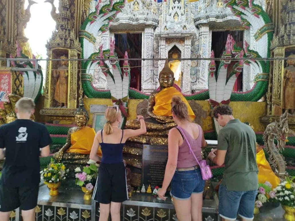 Bangkok Paradise tour - a full-day boats, bikes and unseen Bangkok