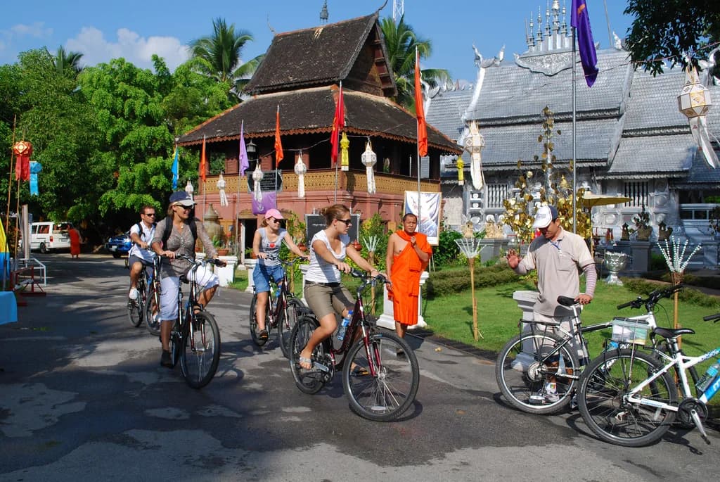 A bicycle ride through the old cultural city | Chiang Mai