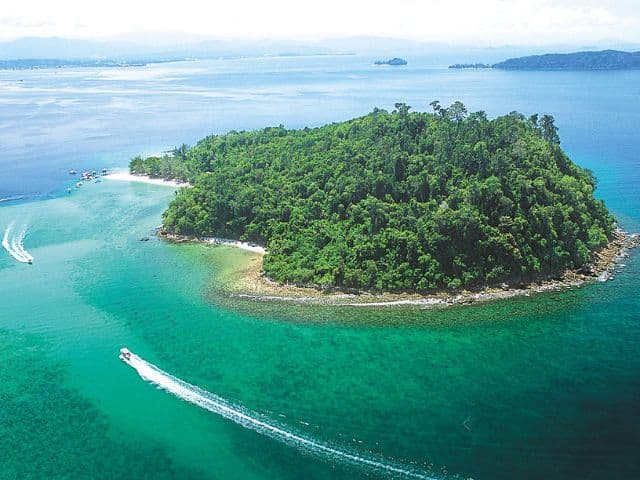 Borneo: Wildlife, Culture and Island retreat