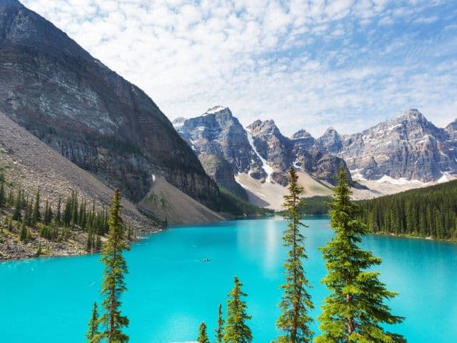 Moraine Lake and Lake Louise: hiking, canoeing & wildlife