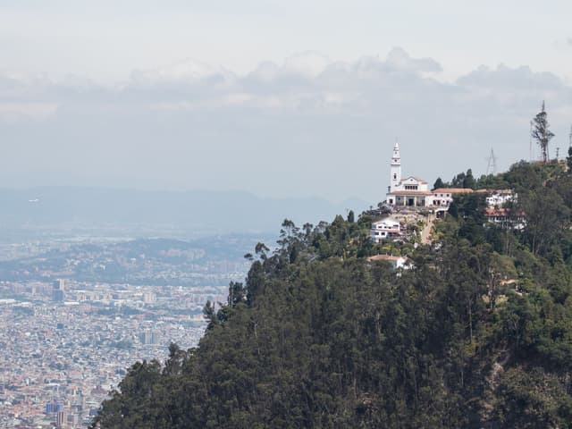 Bogotá City Tour with Bolivar Square, Botero, Gold Museum, Monserrate & Usaquén