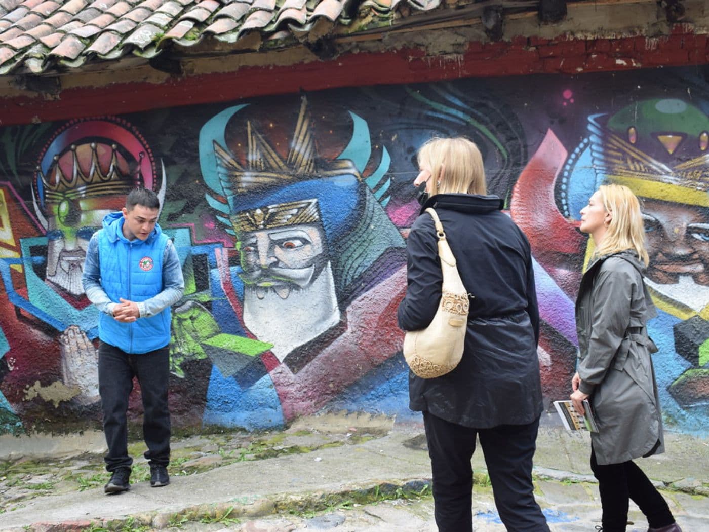 Breaking borders - Social Impact Graffiti tour | Bogotá
