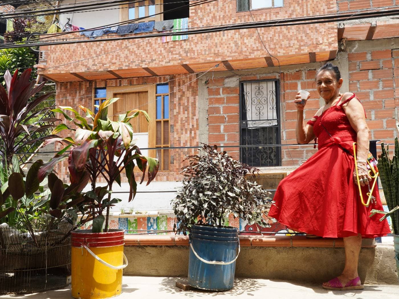 Moravia’s blooming, lunch with locals and capoeira experience | Medellín, Colombia