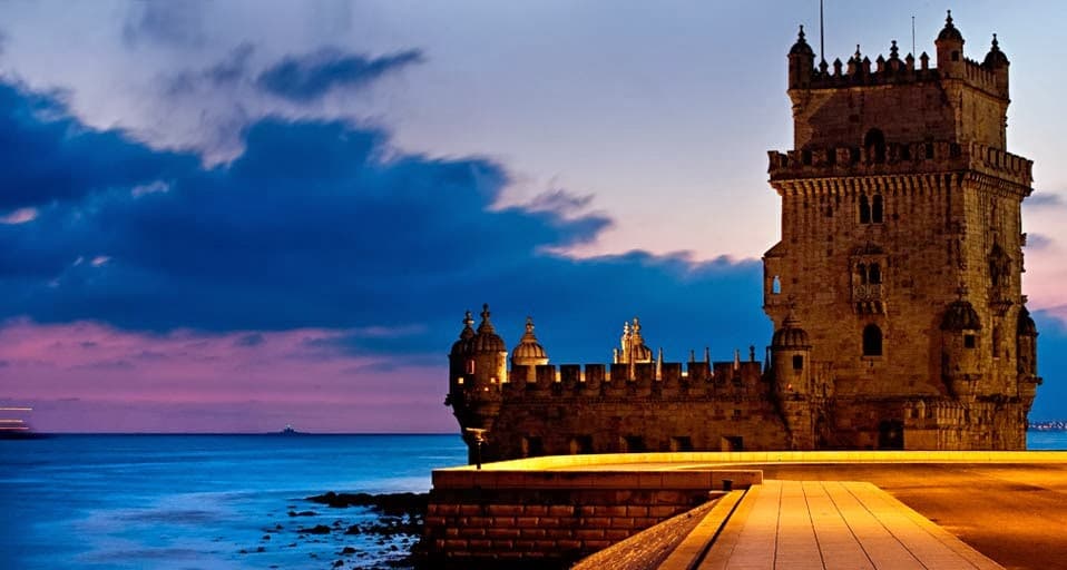 Lisbon Fado night tour with dinner